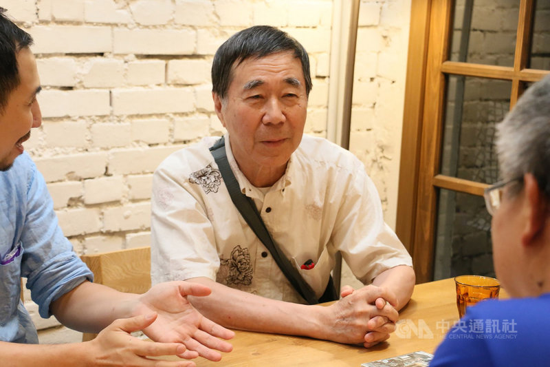 提倡散步學的日本作家川本三郎,透過最新作品帶領讀者跟著電影主角腳步,重返片中場景。川本三郎以輕盈自如的真誠筆觸書寫每到一個地方的觀察,連許多沒看過電影的人也會萌生想前往旅遊的心情。(新經典文化提供)中央社記者陳政偉傳真 108年10月26日