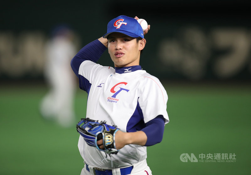 日職歐力士猛牛的張奕2018年才棄打從投，世界12強賽就為中華隊拿下2場關鍵勝利，張奕表示，很高興這次能為中華隊盡一份心力，2019年是滿不錯的一年，但後面路還很長。中央社記者張新偉東京攝　108年11月14日