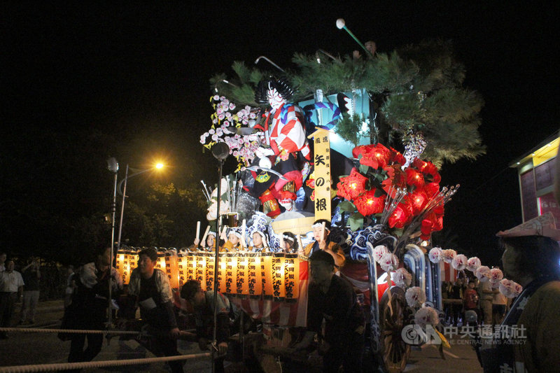 日本岩手縣盛岡山車2002年第一次至花蓮遊街,23日是第4度來到花蓮遊街表演,雙方交流加深彼此信任與友誼,24日簽定友好城市盟約。中央社記者李先鳳攝 108年11月24日