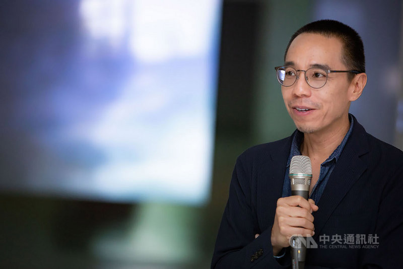 坎城金棕櫚獎導演阿比查邦.韋拉斯塔古(Apichatpong Weerasethakul)29日在北美館表示,20多年前他看了許多台灣新浪潮電影,帶給他許多啟發與影響,也讓他走上電影創作的路,而今他把自己多年來的創作帶來台灣展出。(北美館提供)中央社記者鄭景雯傳真 108年11月29日