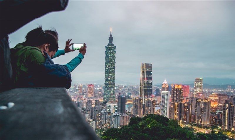 交通部觀光局13日宣布,2019年來台旅客人次已達1111萬,再創歷史新高。(示意圖/圖取自Unsplash圖庫)