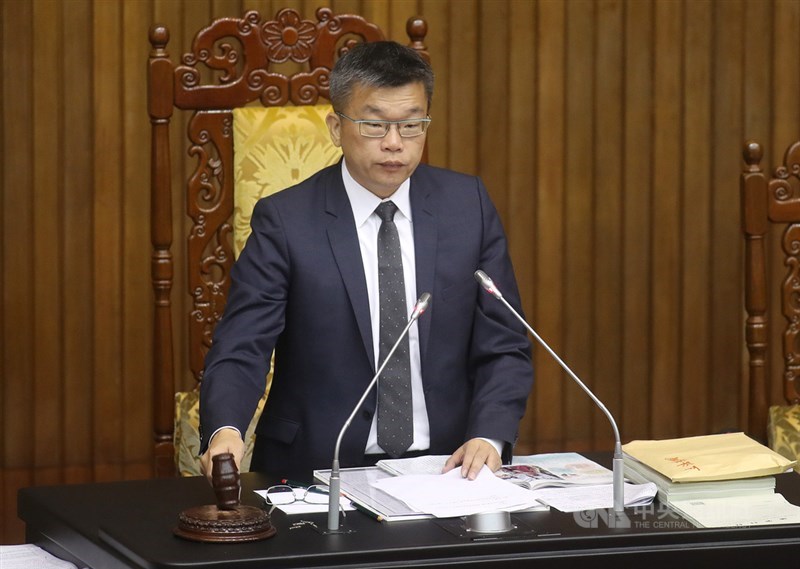 立法院院會17日三讀通過「毒品危害防制條例部分條文修正案」,對製造、販運及持有各級毒品者加重處罰外,也把持有三、四級毒品的刑責門檻從20公克以上調整為5公克以上。中央社記者張皓安攝 108年12月17日