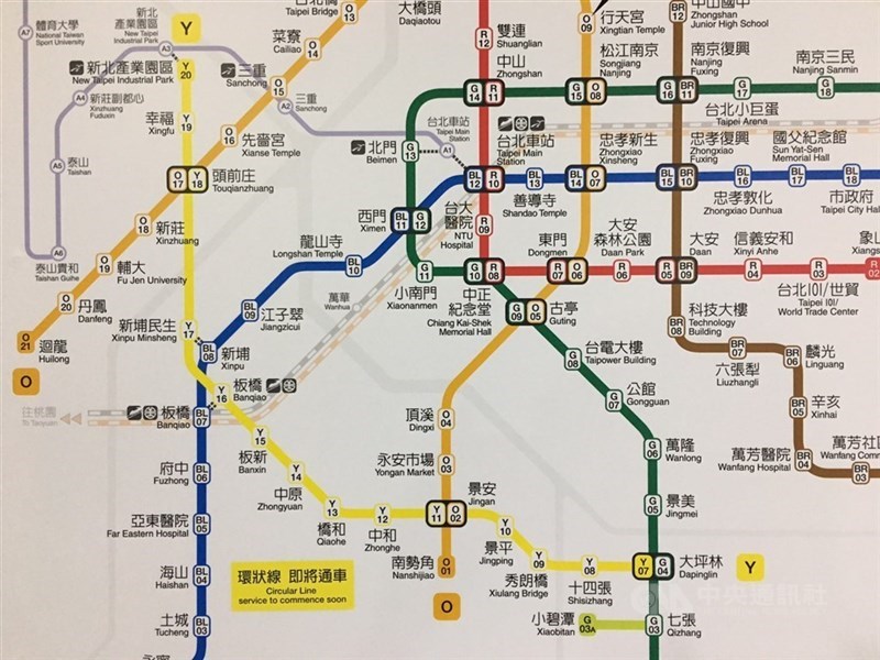 新北市府說,環狀線無法在年底前通車,但尊重專業,安全無虞後通車。(中央社)