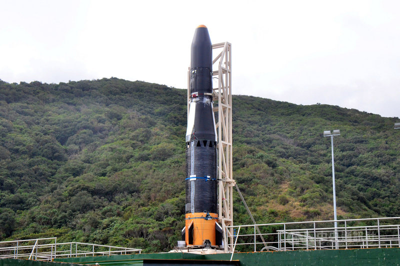 晉陞太空科技公司計劃在台東南田海邊發射火箭「飛鼠一號」,26日首度亮相,業者表示,如果發射成功將創造混合火箭飛行高度的世界新紀錄。中央社記者盧太城台東攝 108年12月26日