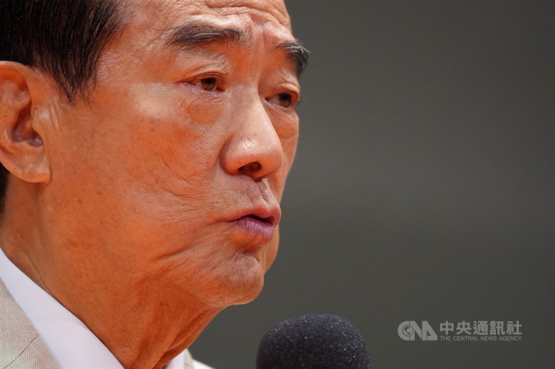 親民黨總統候選人宋楚瑜29日出席在公視舉辦的2020總統大選電視辯論會，會後自評辯論表現表示，有呈現出一個做總統的高度，展現作為台灣領導人的格局。中央社記者徐肇昌攝　108年12月29日