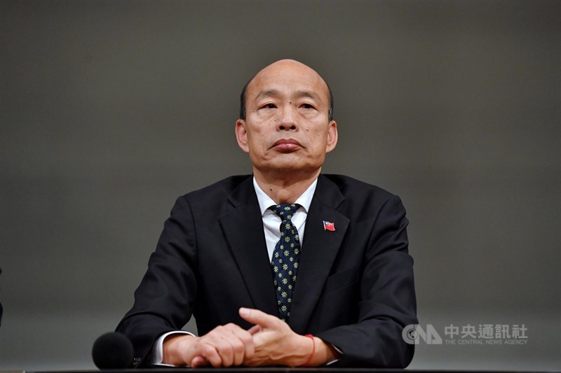 2020總統大選總統候選人公辦電視辯論會29日下午順利結束，國民黨候選人韓國瑜（圖）會後受訪，對親民黨候選人宋楚瑜辯論表現表示「沉穩」，至於民進黨候選人蔡英文則認為「失望」。中央社記者王飛華攝　108年12月29日