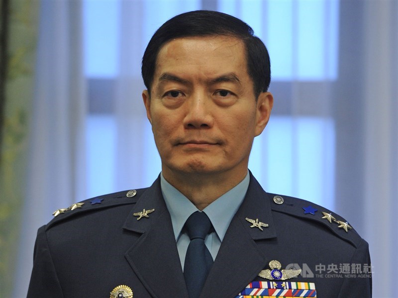 載有高階將領的一架UH-60M黑鷹直升機,2日上午墜毀新北烏來山區,造成沈一鳴(圖)等8名將士殉職.這是國軍高級將領搭乘專機發生失事,軍職最高的紀錄。(中央社檔案照片)