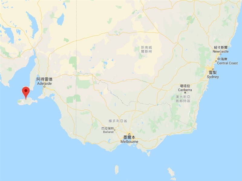 澳洲野火肆虐,擴散至袋鼠島(紅標處)保護區,救難單位5日表示,島上無尾熊恐怕有半數死亡,還有許多重傷。(圖取自Google地圖google.com/maps)