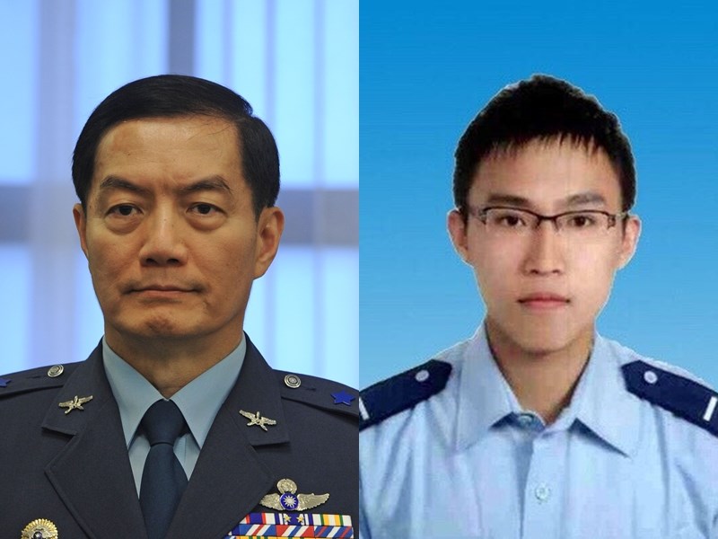 國軍黑鷹直升機2日失事,造成參謀總長沈一鳴(左)及參謀總長侍從官黃聖航(右)等8名將士殉職。國防部長嚴德發7日指出,將會把2人忠骸同時安葬在五指山國軍示範公墓。(圖左為中央社檔案照片,圖右為國防部提供)