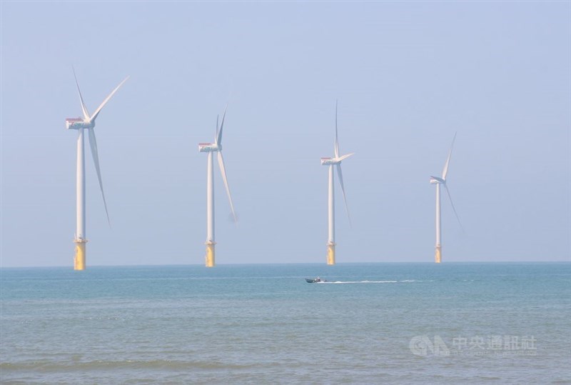 能源轉型是總統蔡英文重點政策之一,隨著連任成功,台灣離岸風電產業發展將進入重頭戲。(中央社檔案照片)