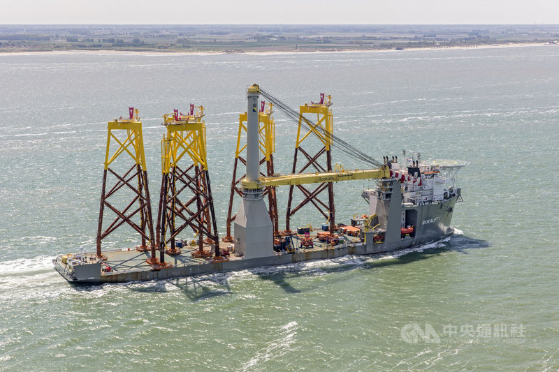 離岸風電高技術門檻在海上,包括海事工程、海上變電站設計等,台灣廠商向外商取經,是否能夠學到核心,後續有待檢驗。(CIP提供)中央社記者潘羿菁傳真 109年1月12日