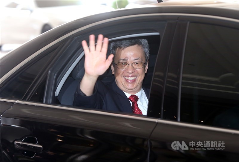 不論當初決定擔任總統蔡英文副手或2020大選退位,副總統陳建仁(圖)心中只有兩個字「團結」,儘管今年520後將卸任,仍接下「英德配」全國競總主委賣力輔選,促成總統連任目標,留下漂亮身影。(中央社檔案照片)