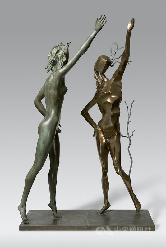 朱銘美術館完成年度歲修，18日重新開館，因應東京奧運推出2020年度特展「創藝運動場」，展出藝術家達利「向歌舞女神致意」等作品。（朱銘美術館提供）中央社記者鄭景雯傳真　109年1月15日