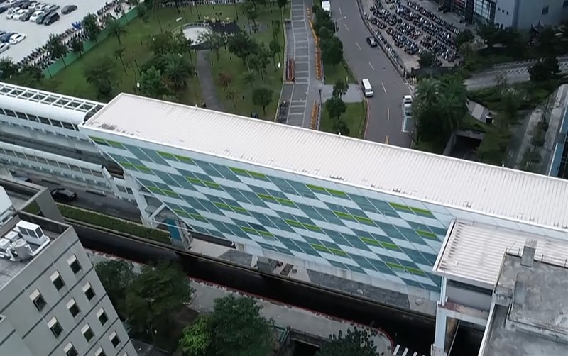 捷運環狀線中原站以藍色為主題,呼應站旁中原溝的河面波光。(新北市府捷運局提供)中央社記者葉臻傳真 109年1月16日