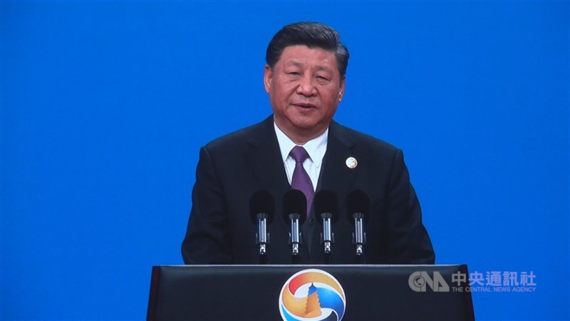 中共中央政治局常委會25日罕見在農曆正月初一開會,由總書記習近平(圖)主持,會中成立「應對疫情工作領導小組」,在政治局常委會領導下展開工作。(中央社檔案照片)