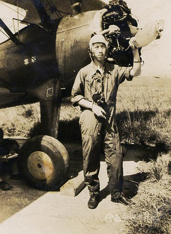 資深藝人白嘉莉即將返台,她的父親白全佐年輕時曾擔任空軍飛官,並參與二戰時期對抗蘇聯的「西北混合隊」。父親的事蹟讓她至今難忘並引以為榮。(白嘉莉提供)中央社記者周永捷傳真 109年1月28日