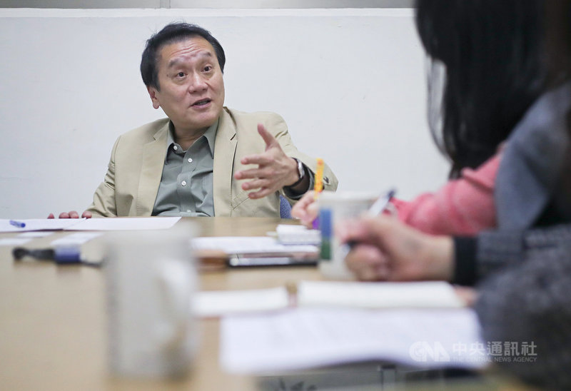 WTO在全球性貿易扮演舉足輕重地位,如今卻面對「強人川普」的威脅,前駐WTO常任代表朱敬一認為,WTO的問題不能簡化為川普問題,隨著時代發展,WTO有3大過時的現象愈來愈被凸顯,導致其「經貿聯合國」地位岌岌可危。中央社記者裴禛攝 109年1月30日