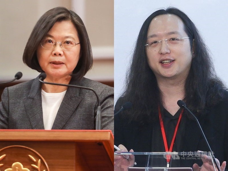 日本朝日新聞旗下媒體AERAdot.指出,台灣處理武漢肺炎的對策技高一籌,總統蔡英文(左)和政務委員唐鳳(右)的防疫措施值得日方學習。(中央社檔案照片)