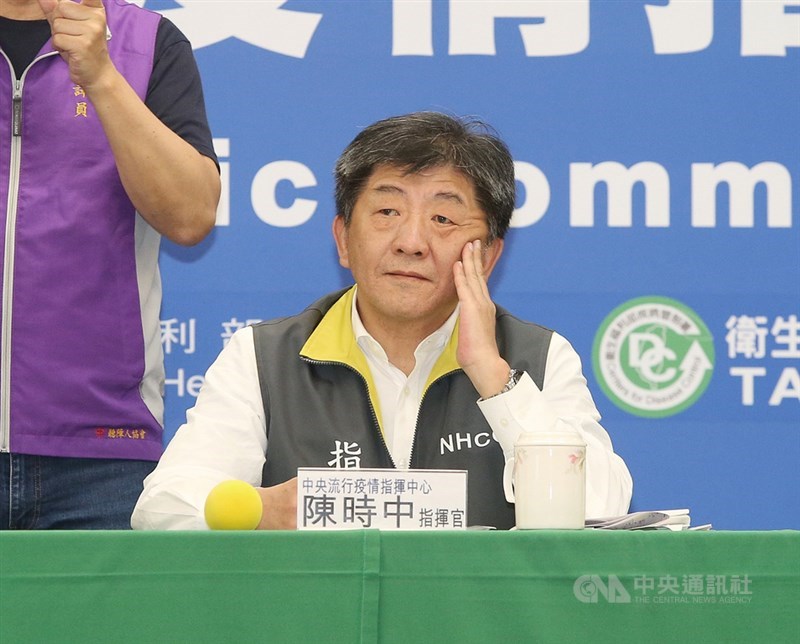 澳洲音樂家感染2019冠狀病毒疾病,中央流行疫情指揮中心12日下午召開記者會,指揮官陳時中說,樂團共採檢30人、媒體採檢4人,都是陰性。中央社記者郭日曉攝 109年3月12日