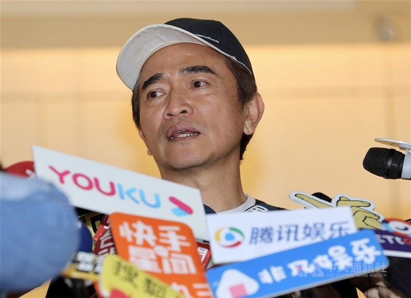 藝人劉真追思靈堂25日下午開放外界追悼,辛龍經紀公司老闆吳宗憲(圖)出面說明治喪事宜等,並表示希望大家都能記住劉真最美麗的一面。中央社記者張皓安攝 109年3月25日