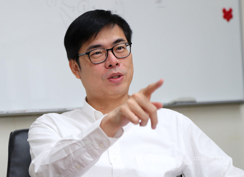 奎寧類的藥物可能對武漢肺炎有療效,全球已發生搶購潮。行政院副院長陳其邁接受中央社訪問時指出,台灣有藥廠生產奎寧類藥物,已向廠商協調,確保安全存量,優先供應國內使用。中央社記者張皓安攝 109年3月29日