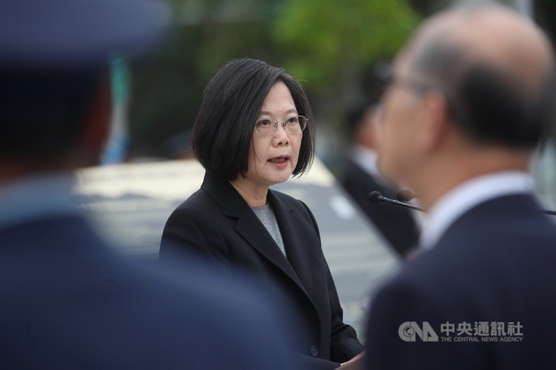 黑鷹直升機1月失事,造成參謀總長沈一鳴8名將士殉職,總統蔡英文(圖)29日出席「0102殉職將士紀念專區啟用典禮」。中央社記者吳家昇攝 109年3月29日