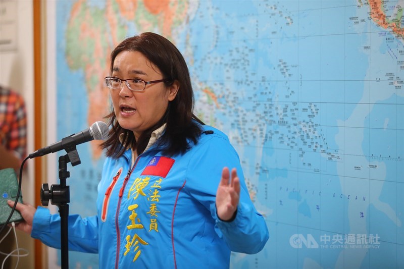 對於國民黨立委陳玉珍(圖)30日質詢指「中華民國是一個國家,但台灣不是」,行政院長蘇貞昌31日在立法院會前受訪時表示,「那她就沒資格當國會議員」。(中央社檔案照片)