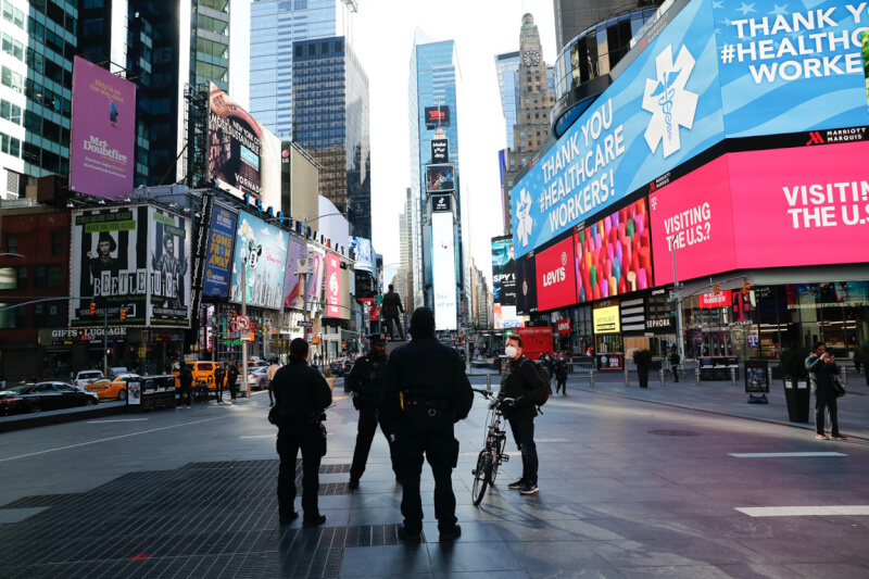 圖為3月紐約時代廣場。（中新社）
