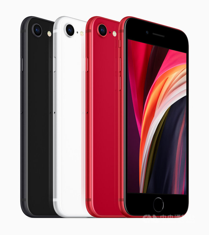 蘋果15日發表第2代iPhone SE平價手機,備有黑色、白色與(PRODUCT)RED紅色可選,支援Qi認證充電器的無線充電功能及快速充電功能。(蘋果提供)中央社記者吳家豪傳真 109年4月15日