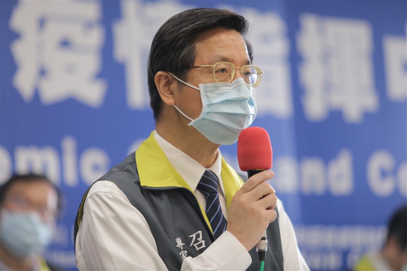 有報導指腳有水泡可能是武漢肺炎症狀之一,中央流行疫情指揮中心專家諮詢小組召集人張上淳23日說,台灣確實有部分患者身體出現水泡。(疫情指揮中心提供)