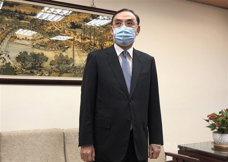 鐵路警察遭刺死案,凶嫌因思覺失調症一審判無罪。法務部長蔡清祥(圖)30日表示,不該讓犯嫌以精障藉口逃避刑責,檢方將上訴。中央社記者劉世怡攝 109年4月30日