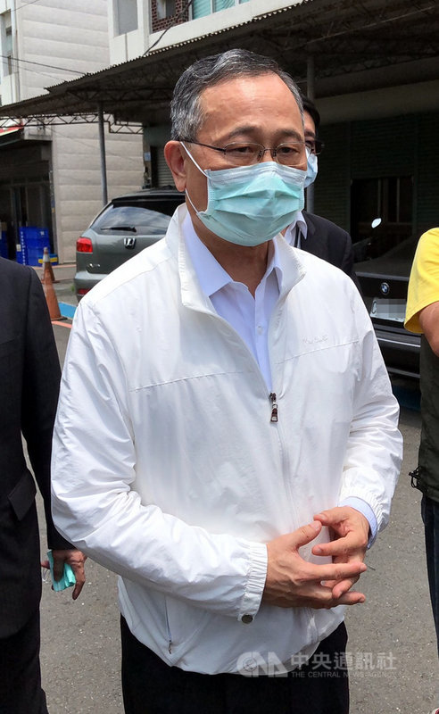 鐵路警察李承翰遭刺死案,嘉義地方法院判鄭姓被告無罪,警政署長陳家欽(圖)1日南下嘉義市慰問李承翰父母。中央社記者黃國芳攝 109年5月1日