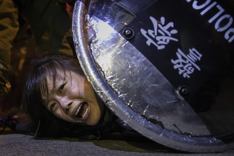 美國新聞界最高榮譽「普立茲獎」2020年得獎名單5日出爐,路透社報導記錄2019年香港反送中運動,榮獲突發新聞攝影獎。(路透社提供)