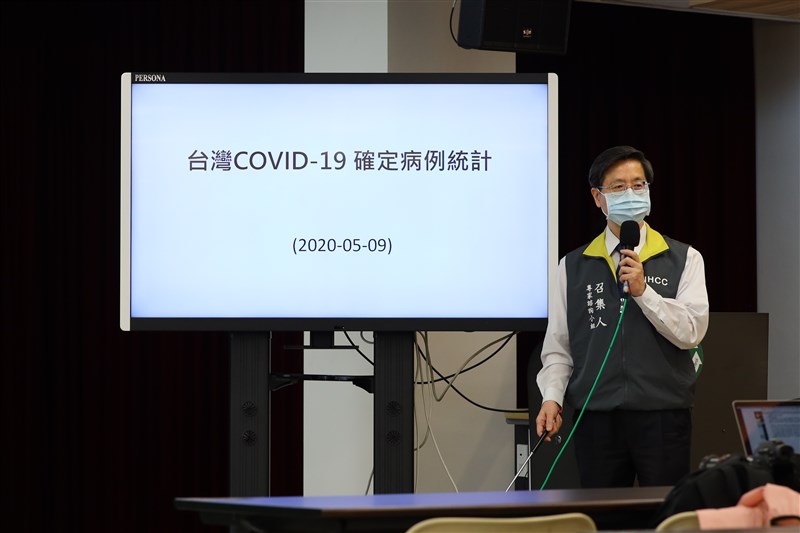 中央流行疫情指揮中心專家諮詢小組召集人張上淳9日說,若超過28天(2個14日潛伏期)都沒有本土個案,以公衛立場來看,是相當安全的社區。(中央流行疫情指揮中心提供)中央社 109年5月9日