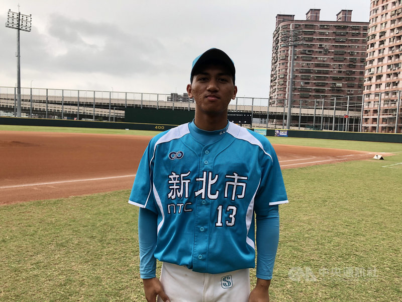 109年王貞治盃全國青棒錦標賽冠軍戰,新北市隊10日以3比2擊敗桃園市隊,拿下睽違13年的冠軍。新北市陣中投打二刀劉予承(圖)決定給自己一個機會,畢業將投入中職選秀。中央社記者謝靜雯攝 109年5月10日