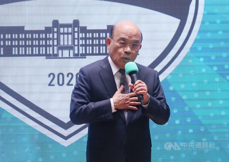 行政院長蘇貞昌10日表示,28天零本土確診案例,象徵台灣已守住社群感染的防線,許多活動限制將逐漸鬆綁。(中央社檔案照片)