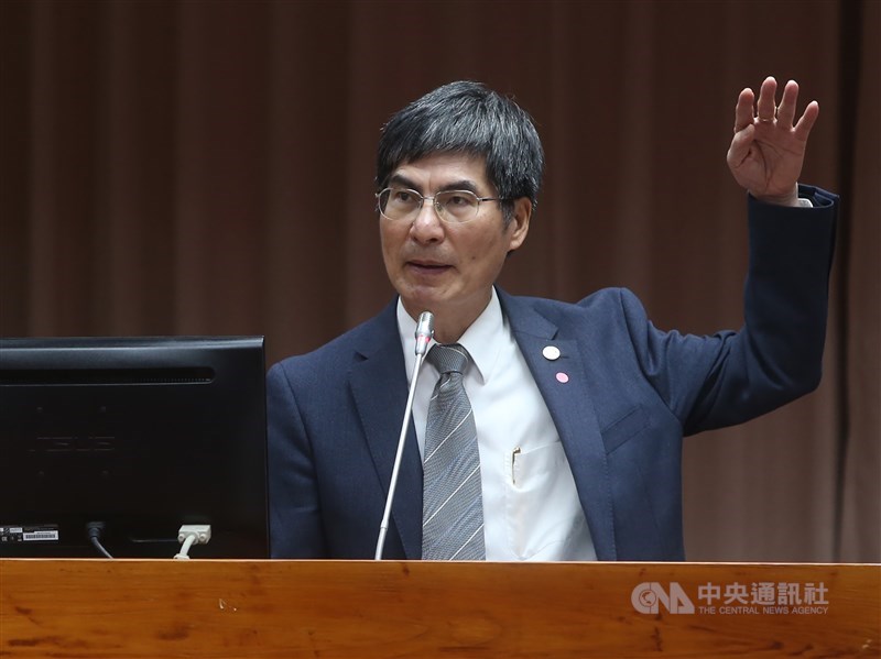 創下任期最長的科技部長,自稱本土博士的陳良基,專注在基礎研究,也力推台灣AI科研戰略,每天當作任期最後一天使用。(中央社檔案照片)