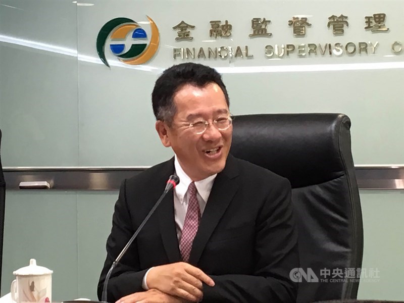 顧立雄接掌金管會以來,從一場場實戰經驗中學習,他用法律人的邏輯,很快掌握金管會的業務精髓,出手解決不少「金融亂象」。(中央社檔案照片)
