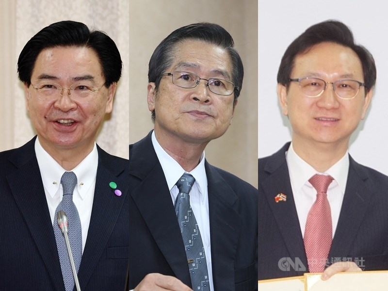內閣新人事,涉及總統職權部分,外交部長吳釗燮(左)、國防部長嚴德發(中)等人留任。僑委會委員長由駐泰大使童振源(右)接任。(中央社檔案照片)