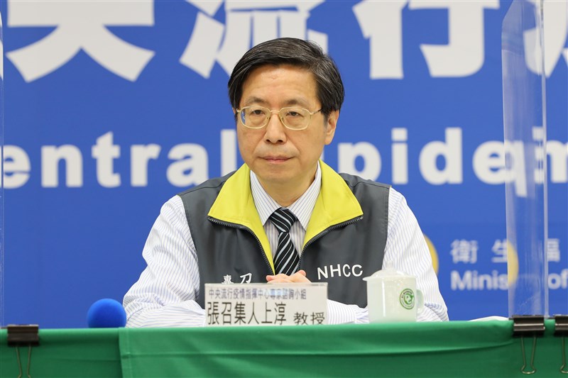 國軍敦睦艦隊磐石艦武漢肺炎群聚事件,共有36人確診。中央流行疫情指揮中心對艦隊全員採血,釐清有多少人產生抗體。疫情指揮中心專家張上淳(圖)17日說,專家對抗體有初步一致的判讀。(中央流行疫情指揮中心提供)中央社