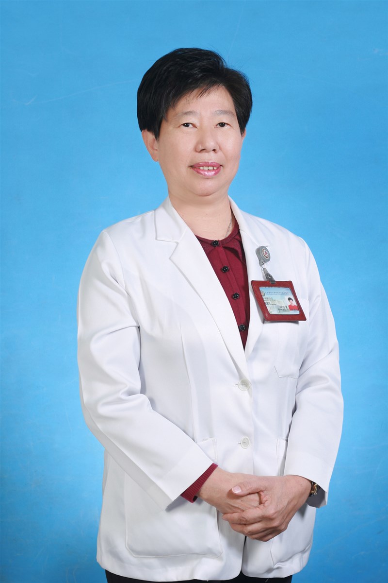 高醫外科教授關皚麗表示,台灣因非WHO會員國無法取得WHA入門票,世界國際外科學會為WHO登錄在案的非政府組織,每年受到邀請,這次她獲得世界國際外科學會的授權,讓高醫參與視訊會議,意義深遠。(圖取自高雄醫學大學附設醫院網頁kmuh.org.tw)