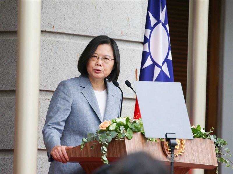 總統蔡英文(圖)20日在台北賓館發表就職演說,蔡總統表示,這是中華民國史上最特別的就職典禮,感謝防疫期間信任政府、保持公民美德的台灣人,以及居家檢疫與隔離的人忍受生活不便,成就台灣防疫成功。中央社記者謝佳璋攝 109年5月20日