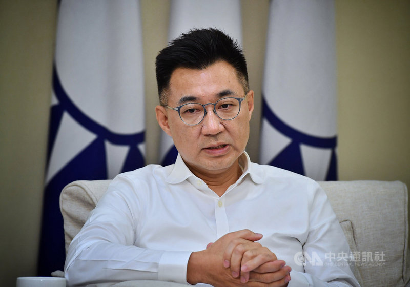 「國民黨的確不擅長當在野黨。」面對新國會開議,部分藍營立委表現遭到外界質疑,國民黨主席江啟臣坦言過去一黨獨大、執政很長一段時間,國民黨內有很多觀念、角色需要調適。中央社記者王飛華攝 109年5月20日