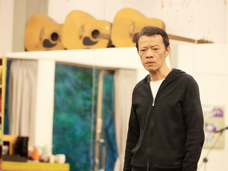 王榮裕回憶母親、歌仔戲知名小生謝月霞常說,「吳朋奉(圖)太會演戲,常常會搶了其他人的風采,我母親都會叫他讓一點給別人演,讓別的演員也可以表現」。(圖取自facebook.com/chunmei.opera)