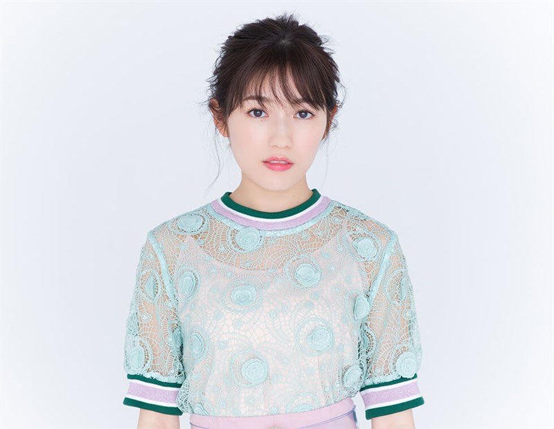 日本女團AKB48前人氣成員渡邊麻友1日透過經紀公司發表聲明,因個人健康考量,退出演藝圈。(圖取自渡邊麻友官方網頁watanabe-mayu.jp)