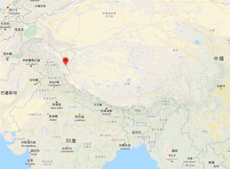 中印邊境談判無功而返,印度目前最在意的是中國在拉達克班公錯湖(紅標處)曾是印度控制下的地區增兵。(圖取自Google地圖google.com.tw/map)