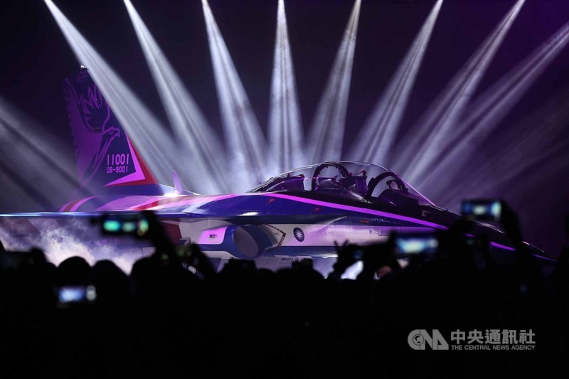 軍方人士證實,新式高教機「勇鷹號」22日將在台中清泉崗機場首飛。(中央社檔案照片)