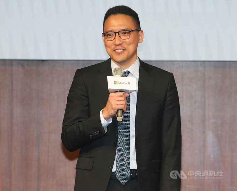 遠傳電信、台達電、台灣微軟宣布共同打造全國第一個5G智慧工廠,8日在台北遠東飯店舉行記者會,台灣微軟總經理孫基康出席致詞。中央社記者謝佳璋攝 109年6月8日