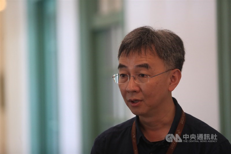 在歷經10多年的修復,日治時期鐵道部將以博物館方式呈現,見證鐵道部園區轉變的台博館展示企劃組助理研究員林一宏說,「民眾只要花一張門票錢就能進來獲取知識、創造新的回憶,對我來說是空間的解嚴,也代表台灣在古蹟上修復的進步。」中央社記者吳家昇攝 109年7月5日