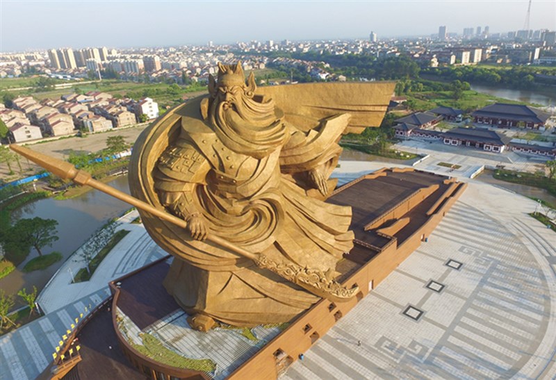 中國湖北省建造的巨型關公雕像被指違建,遭勒令遷移。(圖取自荊州古城歷史文化旅遊區網頁jzgcly.com)